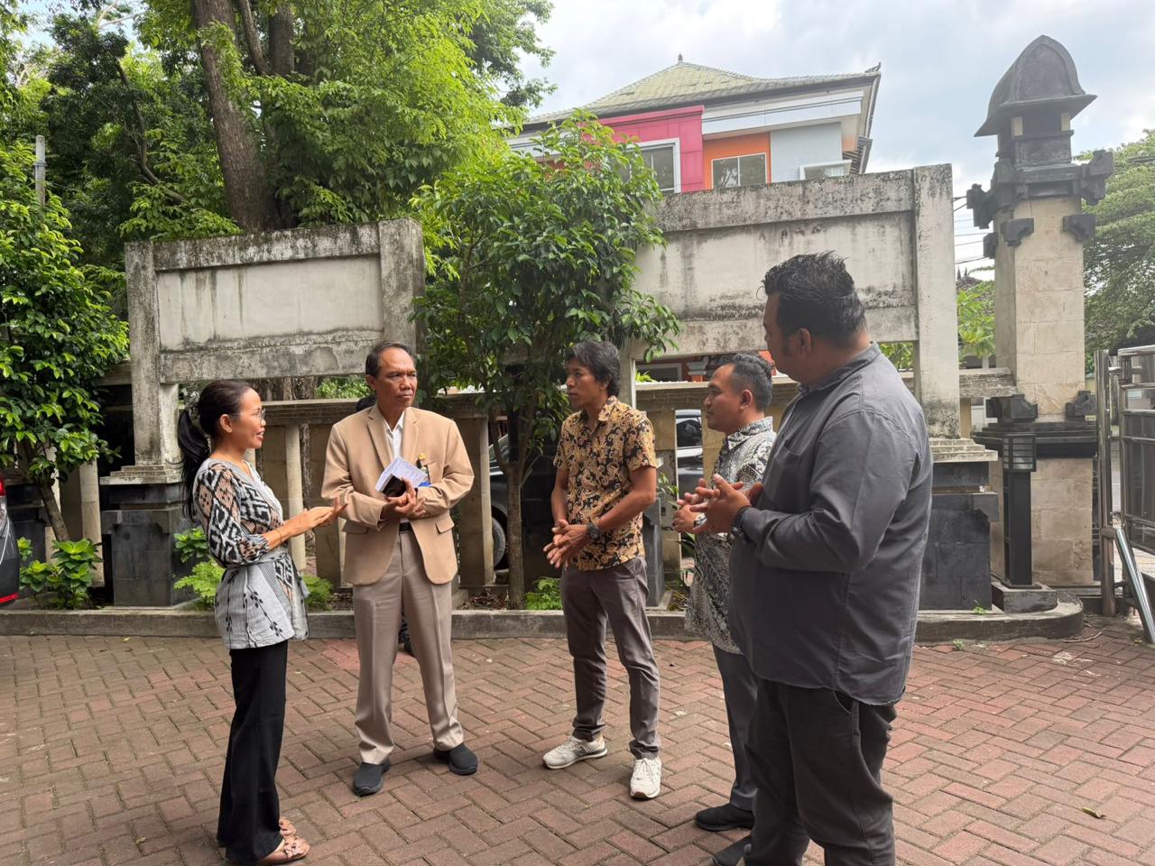 IAHN GDE PUDJA MATARAM WELCOMES INDIAN CONSUL GENERAL FOR THE INAUGURATION OF BHARAT CORNER