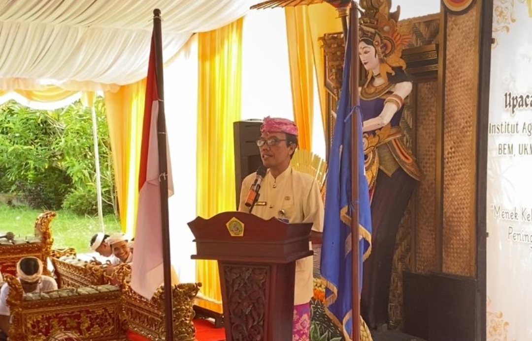 REKTOR IAHN GDE PUDJA MATARAM APRESIASI KESUKSESAN ACARA MENEK KELIH DAN METATAH BERSAMA