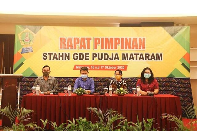 Rapat Pimpinan STAHN Gde Pudja Mataram