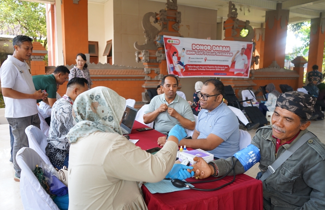 DONOR DARAH IAHN GDE PUDJA MATARAM PERKUAT KEPEDULIAN SOSIAL DAN PERAN KAMPUS DALAM MENDUKUNG SDGS